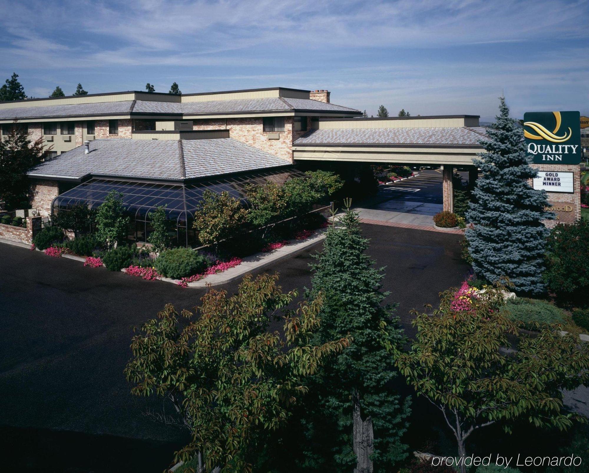 Quality Oakwood Inn 3*