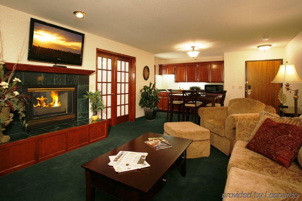 Quality Oakwood Inn