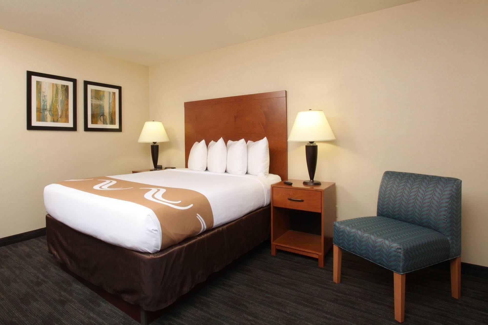 Inn Quality Oakwood 3*