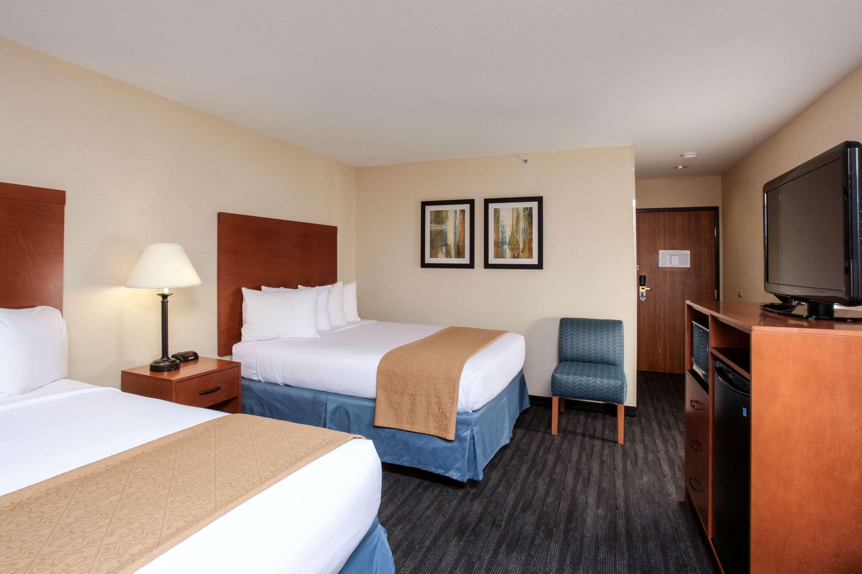 Inn Quality Oakwood 3*