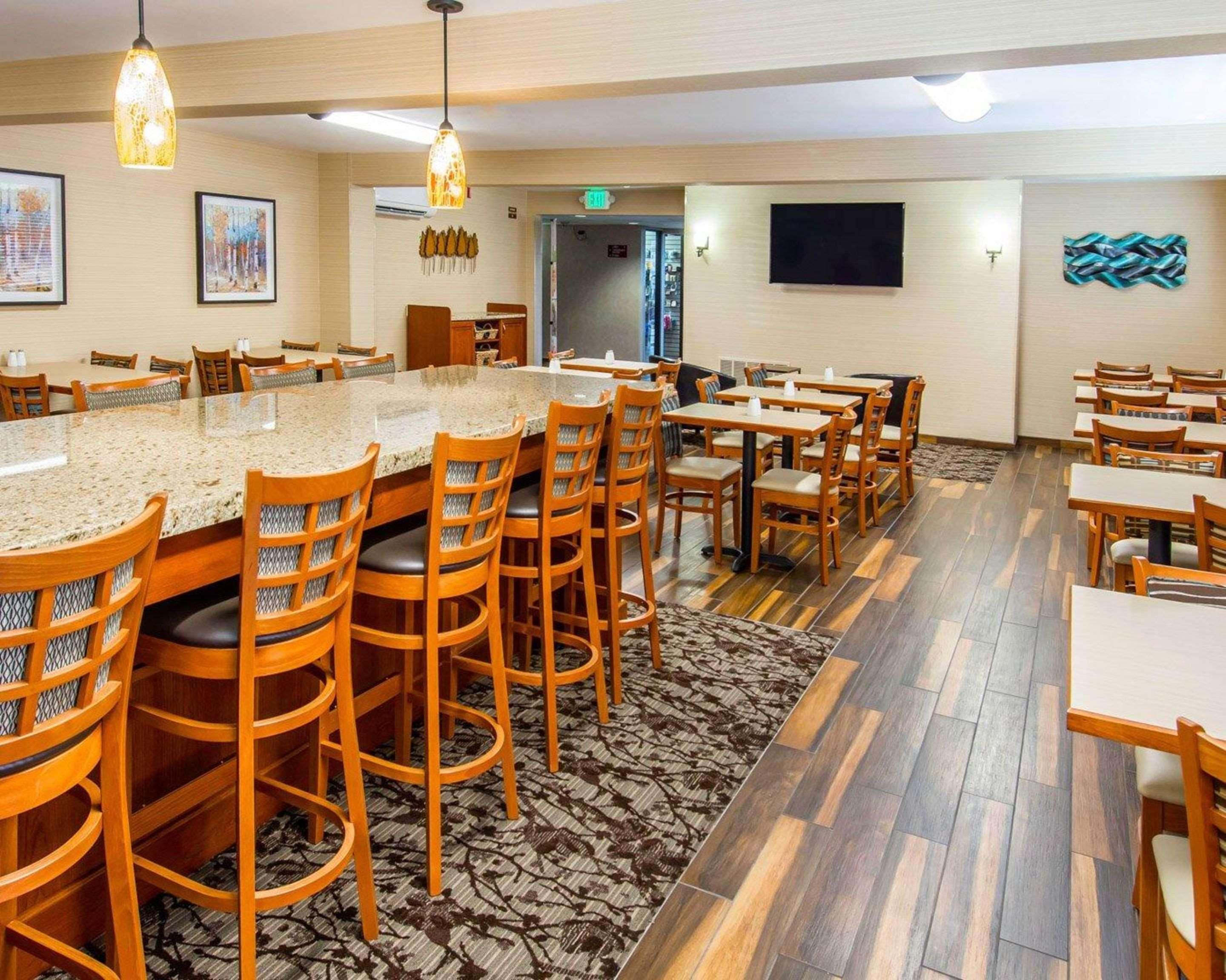 Inn Quality Oakwood 3*